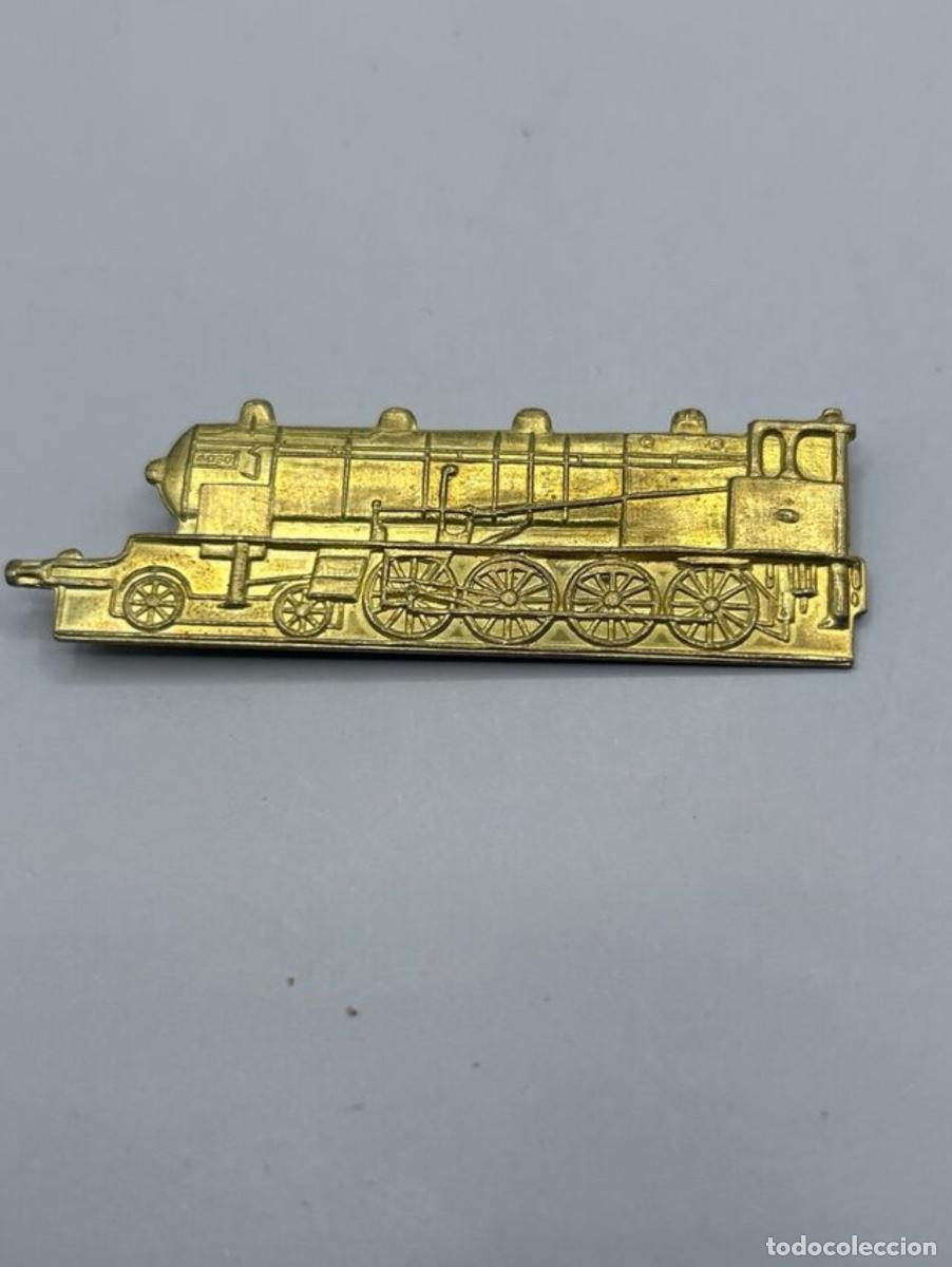 Militaria: Insignia militar ferrocarril renfe