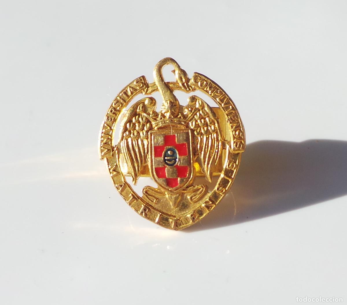 Militaria: PASADOR DE CORD&Oacute;N, MEDALL&Oacute;N DE UNIVERSIDAD COMPLUTENSE DE MADRID.