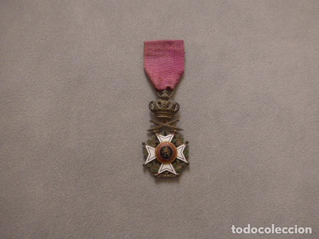 Militaria: Antigua medalla belga Orden de Leopoldo de Belgica. Original.