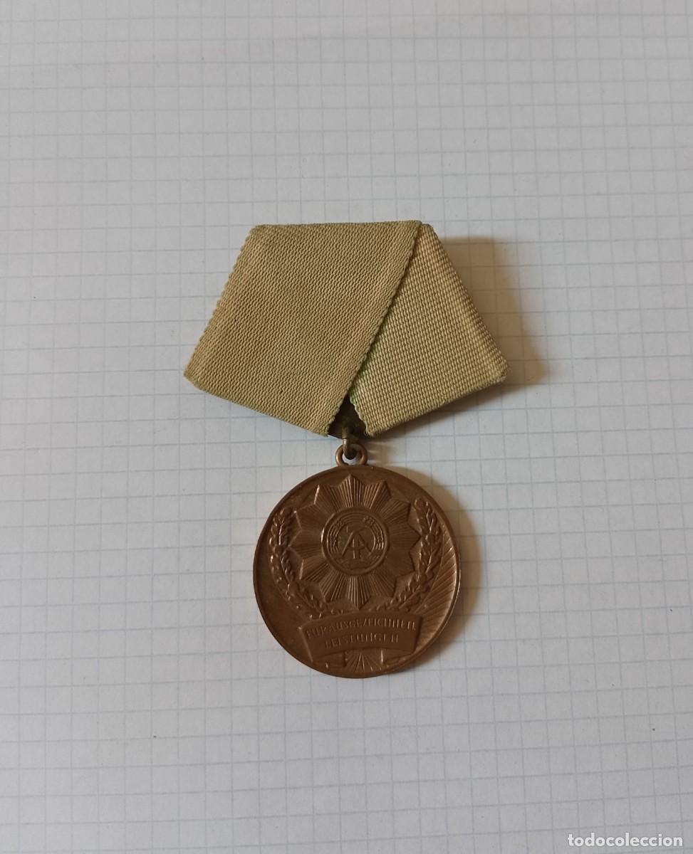 Militaria: Medalla de pecho, RDA - Foto 1