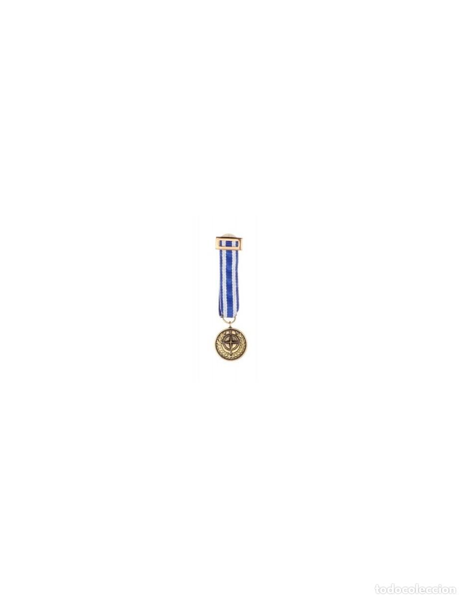 Militaria: Medalla miniatura OTAN NM-IRAK