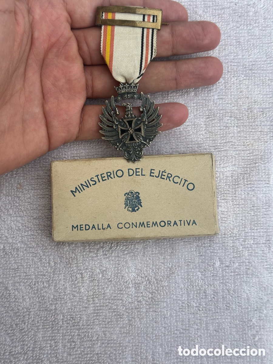 Militaria: ANTIGUA MEDALLA DE LA DIVISION AZUL EN SU CAJA - MODELO DIEZ Y COMPA&Ntilde;IA