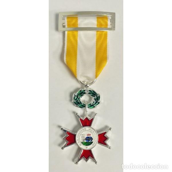 Militaria: Medalla Cruz de Plata Isabel la Cat&oacute;lica