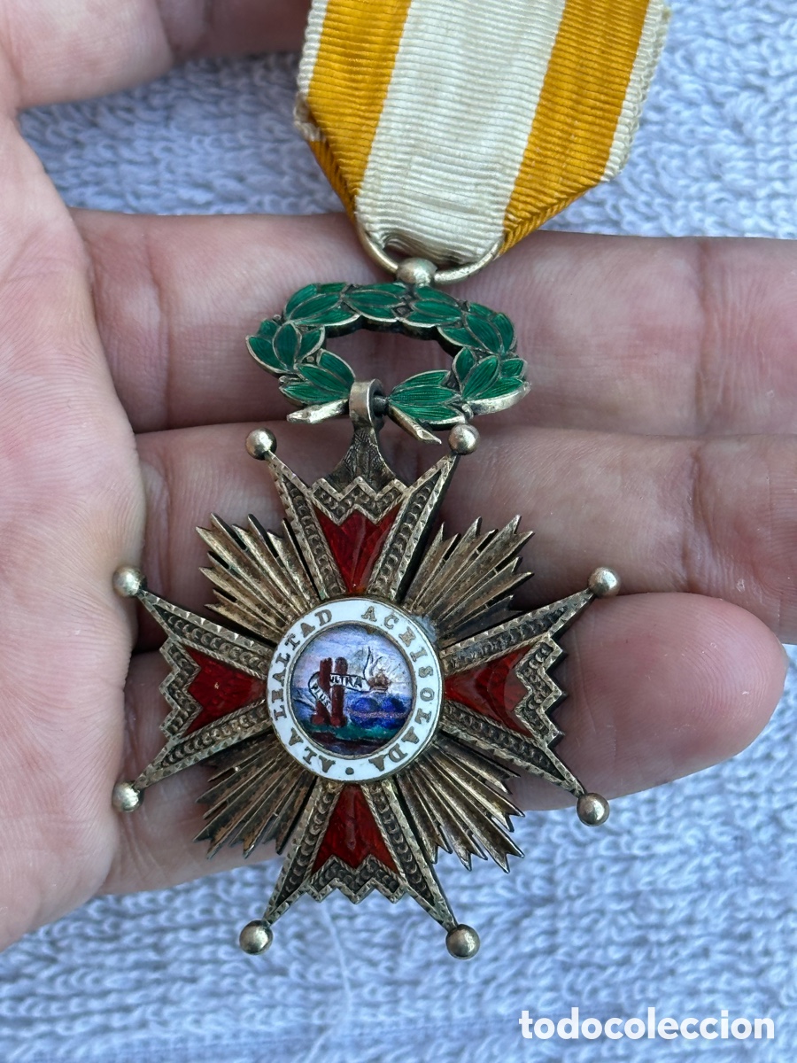Militaria: MEDALLA CRUZ ORDEN ISABEL LA CATOLICA PLATA DORADA