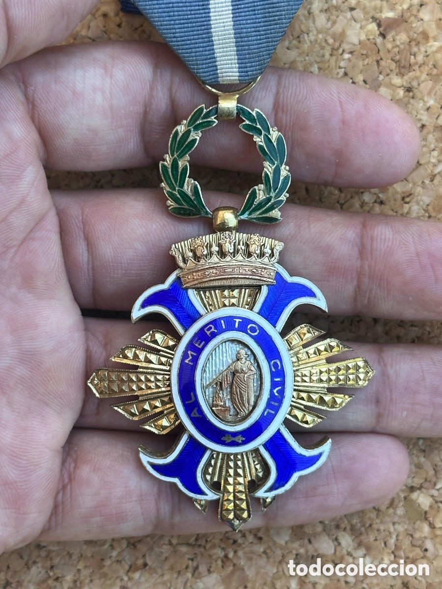 Militaria: MEDALLA ORDEN AL MERITO CIVIL PLATA DORADA