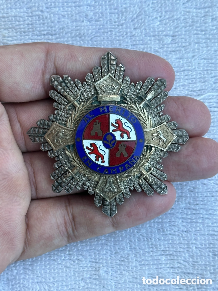 Militaria: PLACA CRUZ DE GUERRA AL MERITO EN CAMPA&Ntilde;A LEONES ROJOS GUERRA CIVIL