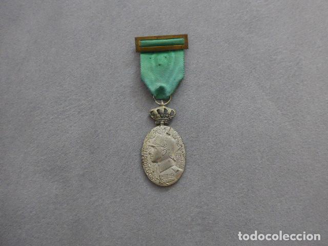 Militaria: Antigua medalla de la campa&ntilde;a de Marruecos, corona movil, original, Guerra Africa.