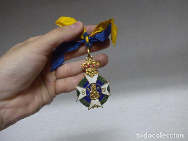 Militaria: Antigua medalla de la Asociacion de se&ntilde;oras de Sanidad Militar, original.