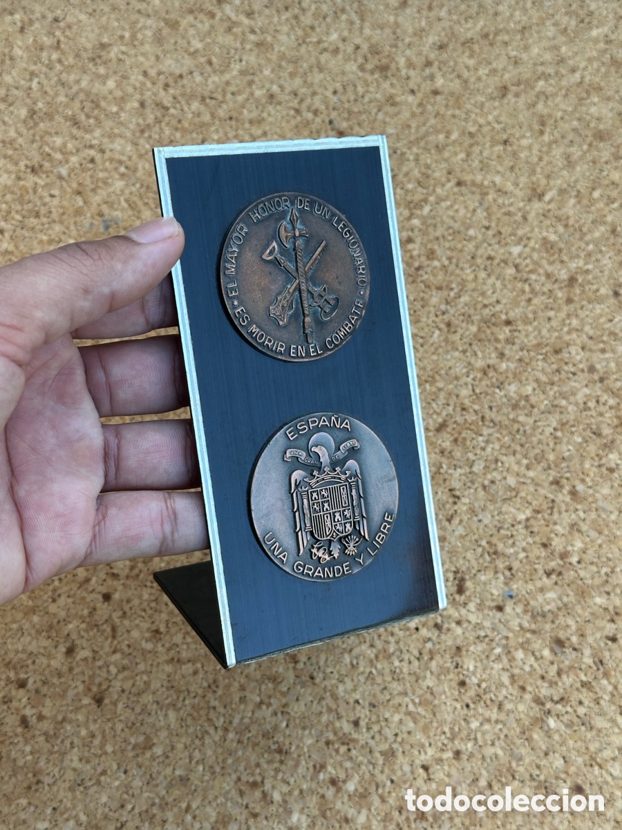 Militaria: 2 MEDALLAS - LA LEGION AL HONOR DE UN LEGIONARIO - ESPA&Ntilde;A UNA GRANDE Y LIBRE