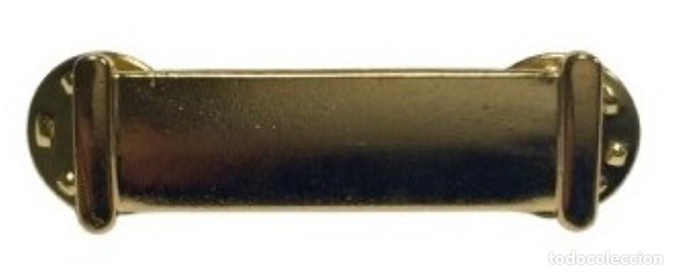 Militaria: Pasador de diario SIN CINTA de 1 hueco metalico.