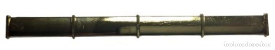 Militaria: Pasador de diario SIN CINTA de 4 huecos metalico.