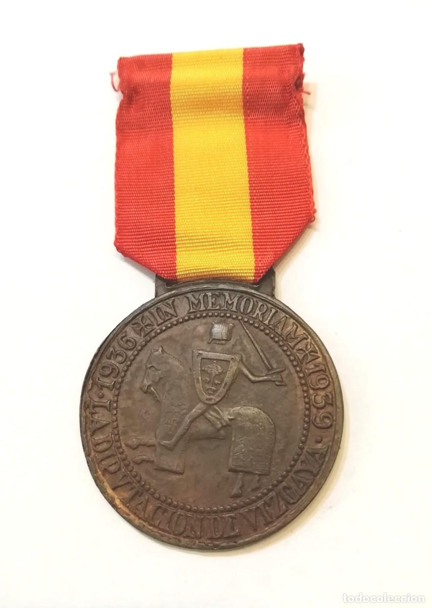Militaria: Medalla de la Diputaci&oacute;n de Vizcaya a sus excombatientes en bronce.- con su cinta original