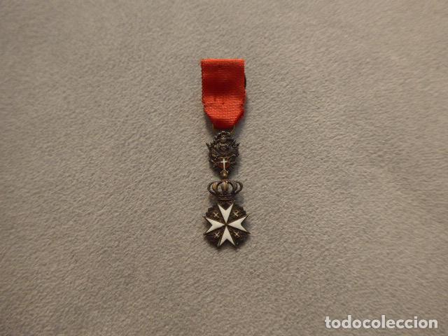 Militaria: Antigua medalla en miniatura de la Orden de la Cruz de Malta, original.
