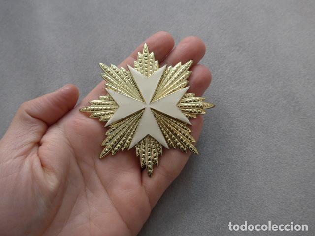 Militaria: Antigua medalla o placa marcada italiana a identificar. Italia. Orden Cruz de Malta ?