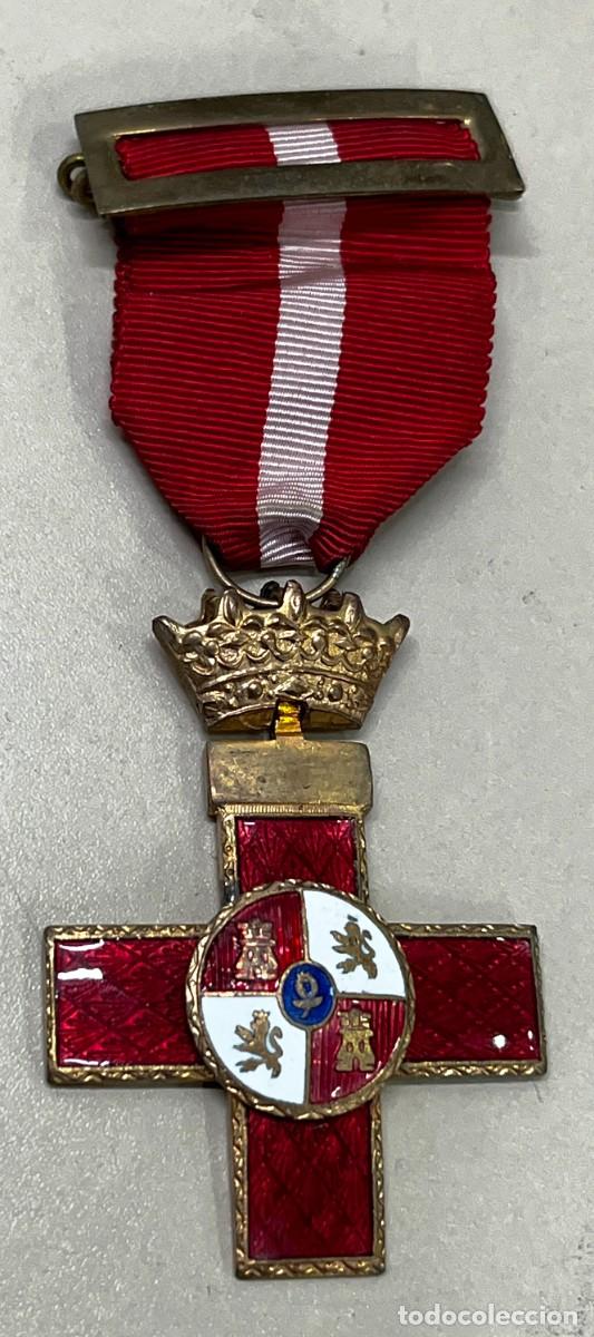 Militaria: MEDALLA AL MERITO MILITAR CON DISTINTIVO ROJO, EPOCA FRANCO, UNIFACIAL, LADO POSTERIOR GRANULADO, T