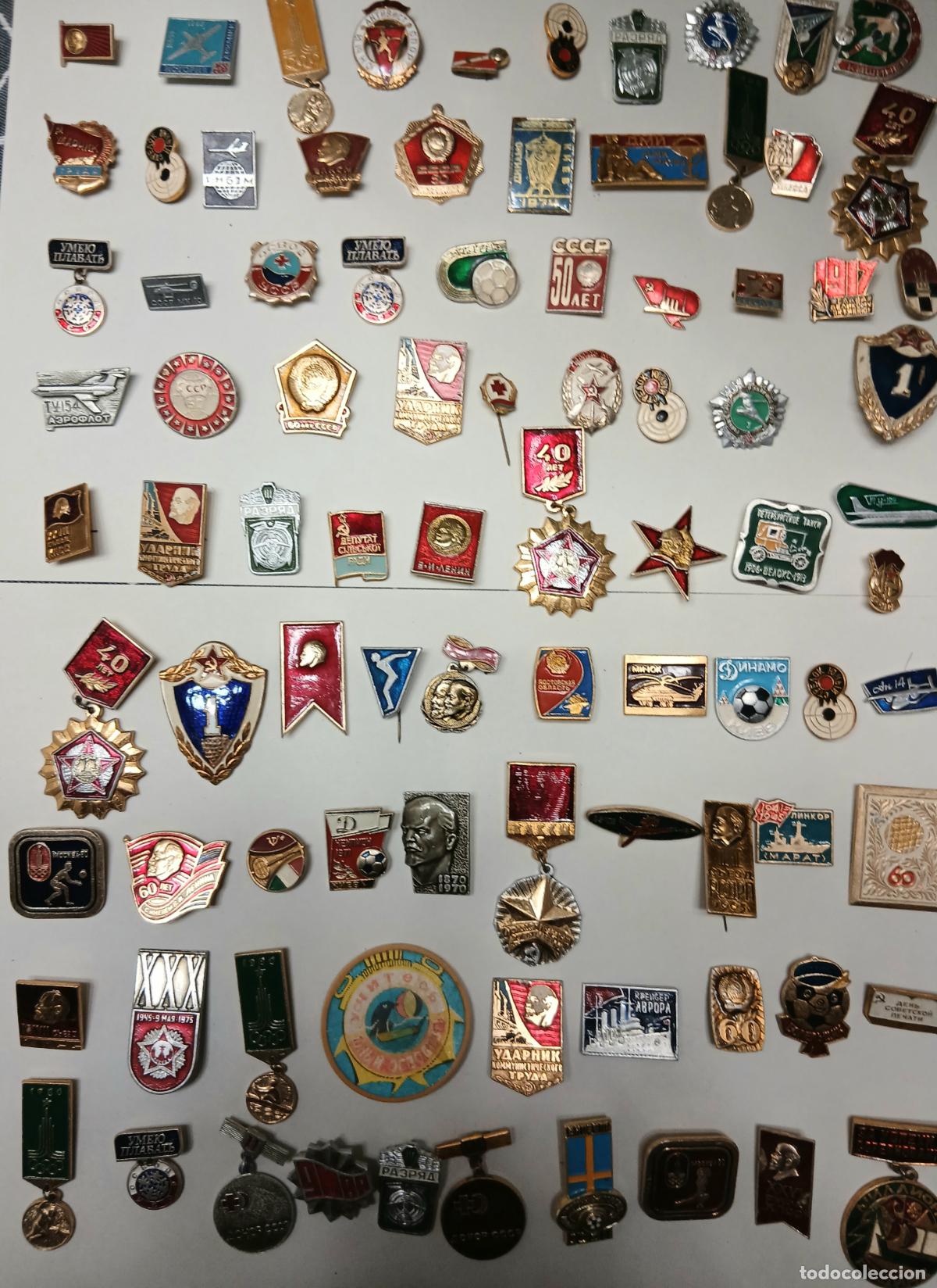 Militaria: Lote 90 insignias ,pins de diferentes tematicas.