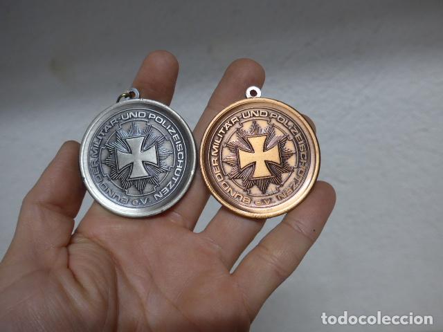 Militaria: Lote 2 medallas alemanas de 2005 de policia y militar a identificar, Alemania.