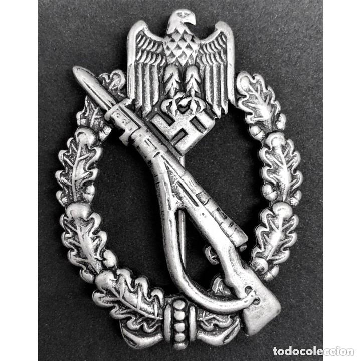 Militaria: R&eacute;plica Distintivo Asalto de Infanter&iacute;a &ndash; Alemania Tercer Reich Wehrmacht