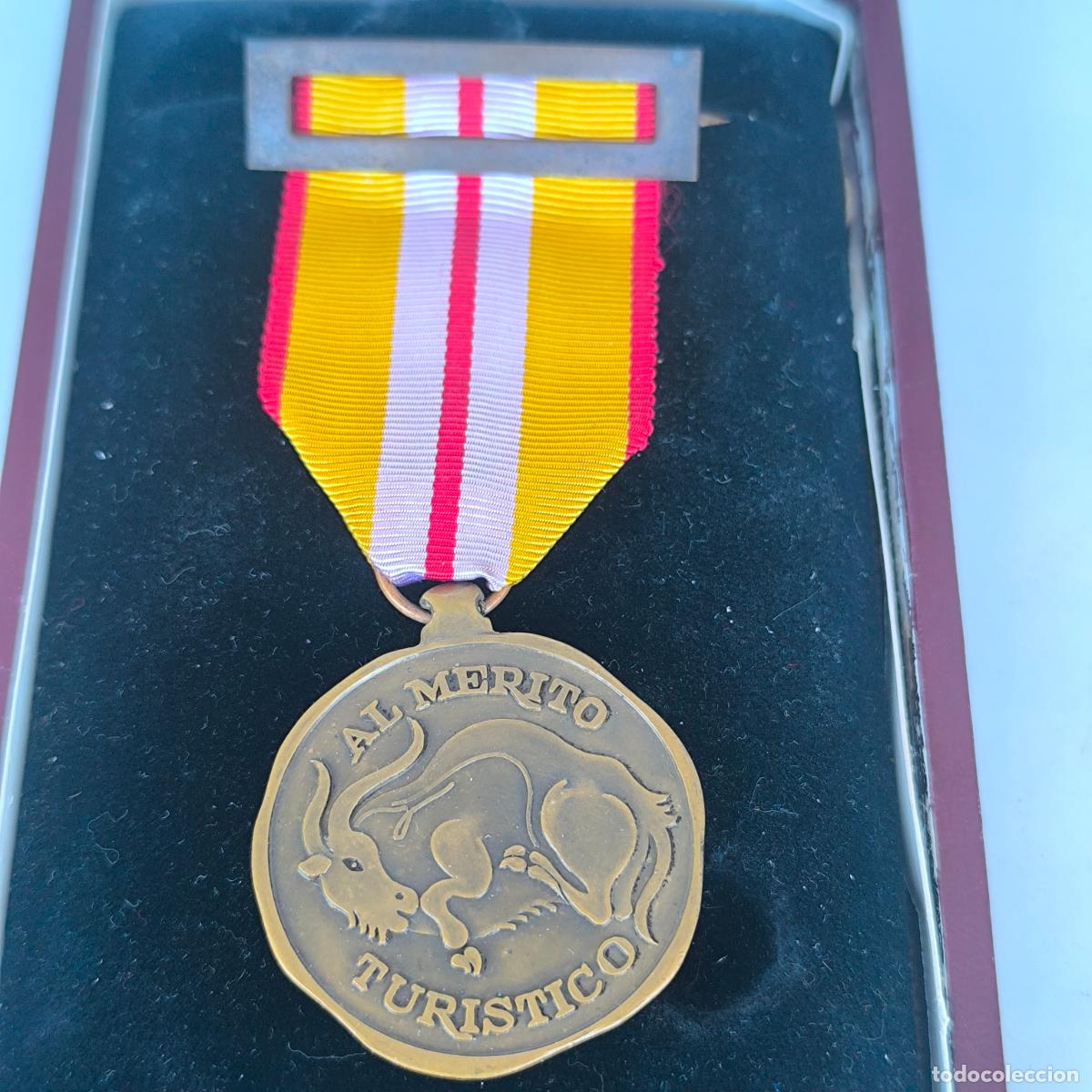 Militaria: MEDALLA AL MERITO TURISTICO CATEGORIA BRONCE. A&Ntilde;OS 60 ?