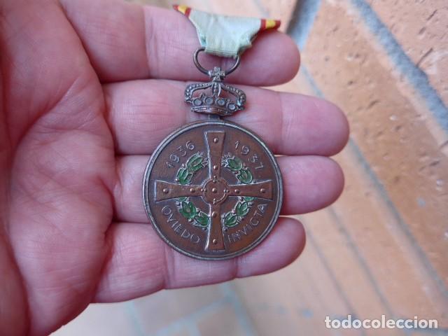 Militaria: MEDALLA DEFENSA DE OVIEDO 1936 - 1937