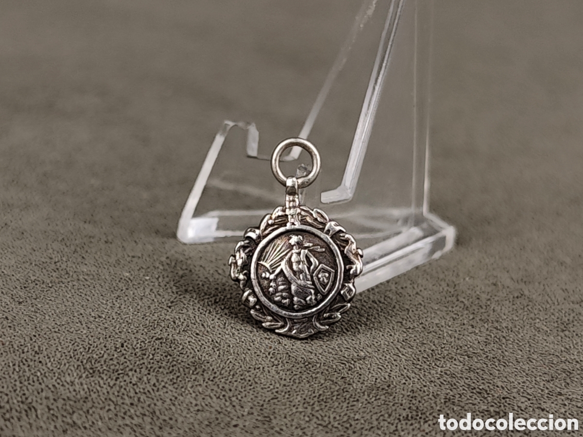 Militaria: Antigua Miniatura de Plata Medalla Merito Individual