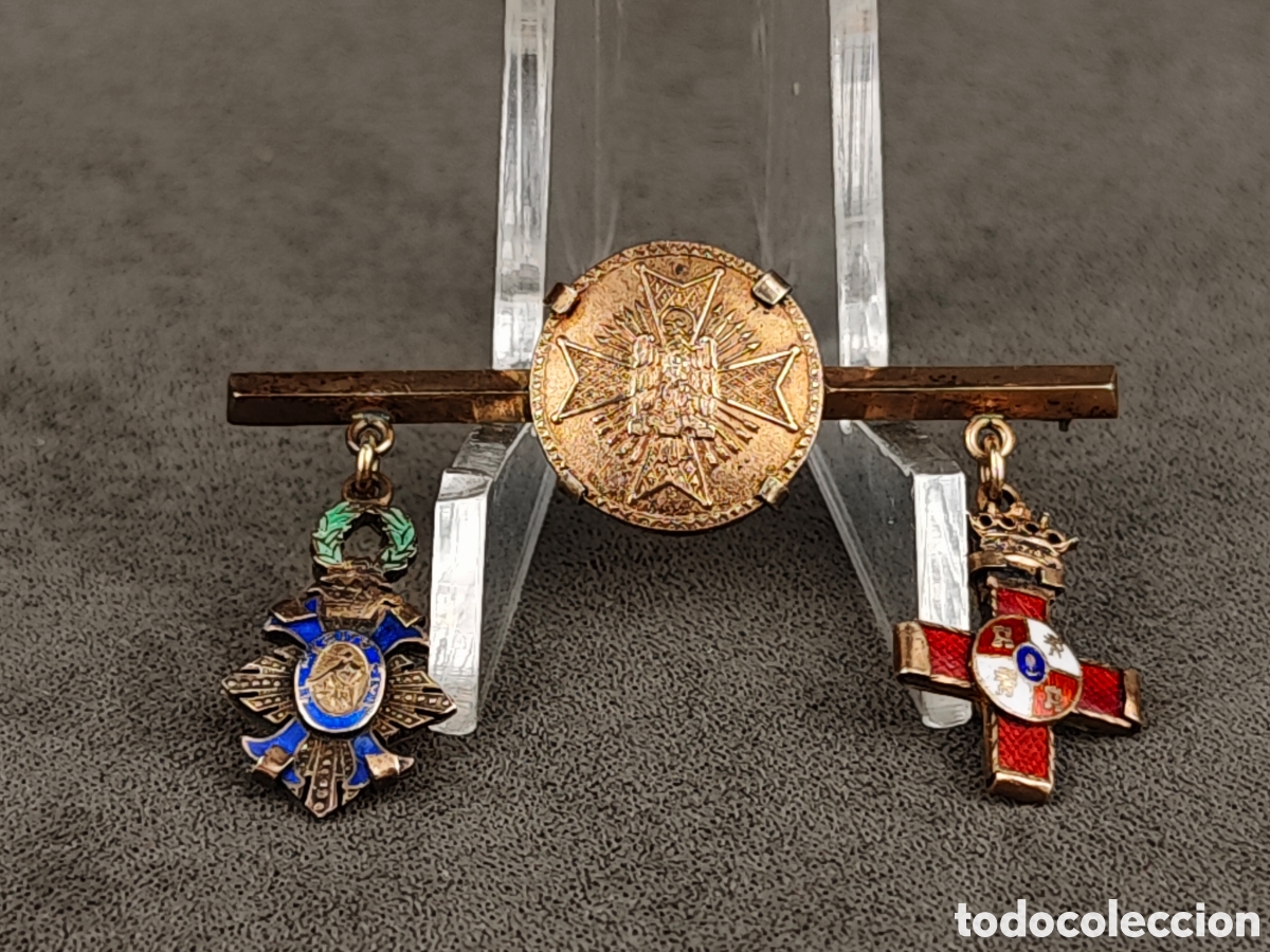 Militaria: Antiguas Miniaturas de Plata Dorada M&eacute;rito Militar Rojo Yugo y Flechas M&eacute;rito Civil