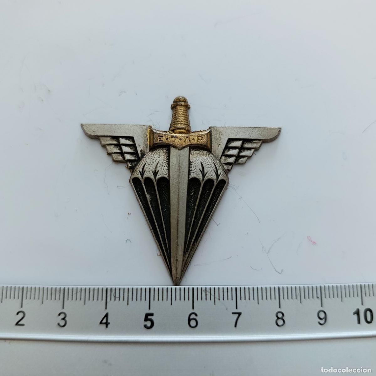 Militaria: INSIGNIA MILITAR. ESCUELA TROPA AEROTRASPORTADA. PARACADISTAS. EJERCITO. FRANCIA
