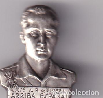 Military Antiques: Insignia con al cara de Jose Antonio. Falange. Orignal 100%. Medidas: 2,50 x 2,20 cm