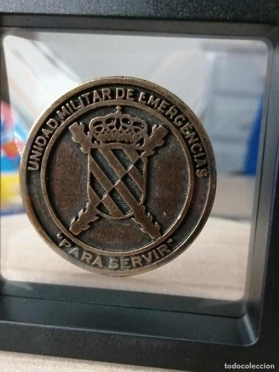 Militaria: EXPOSITOR CON MEDALLA MILITAR MONEDA &Uacute;NICA UME 2017 UNIDAD MILITAR DE EMERGENCIA