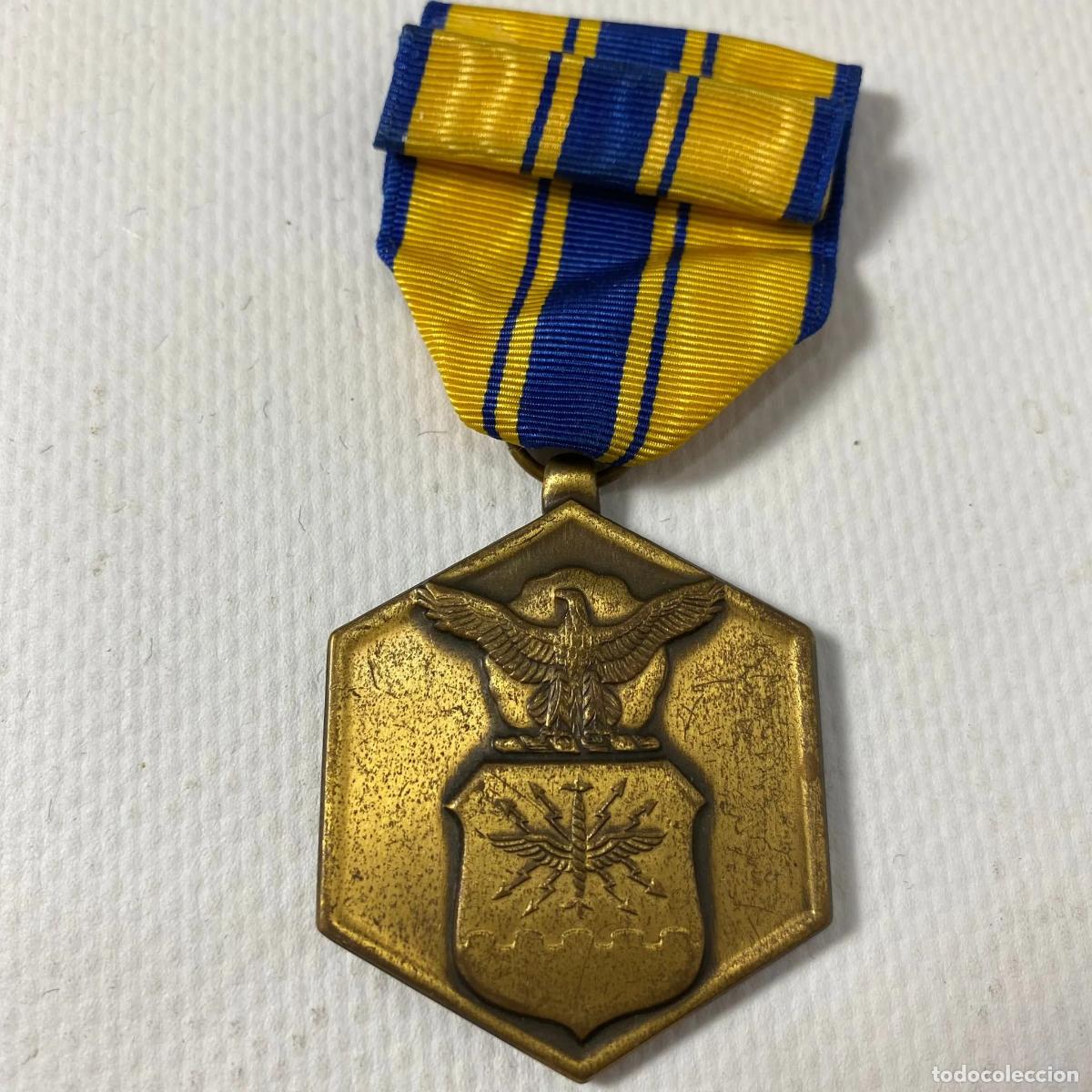 Militaria: Medalla por el m&eacute;rito militar