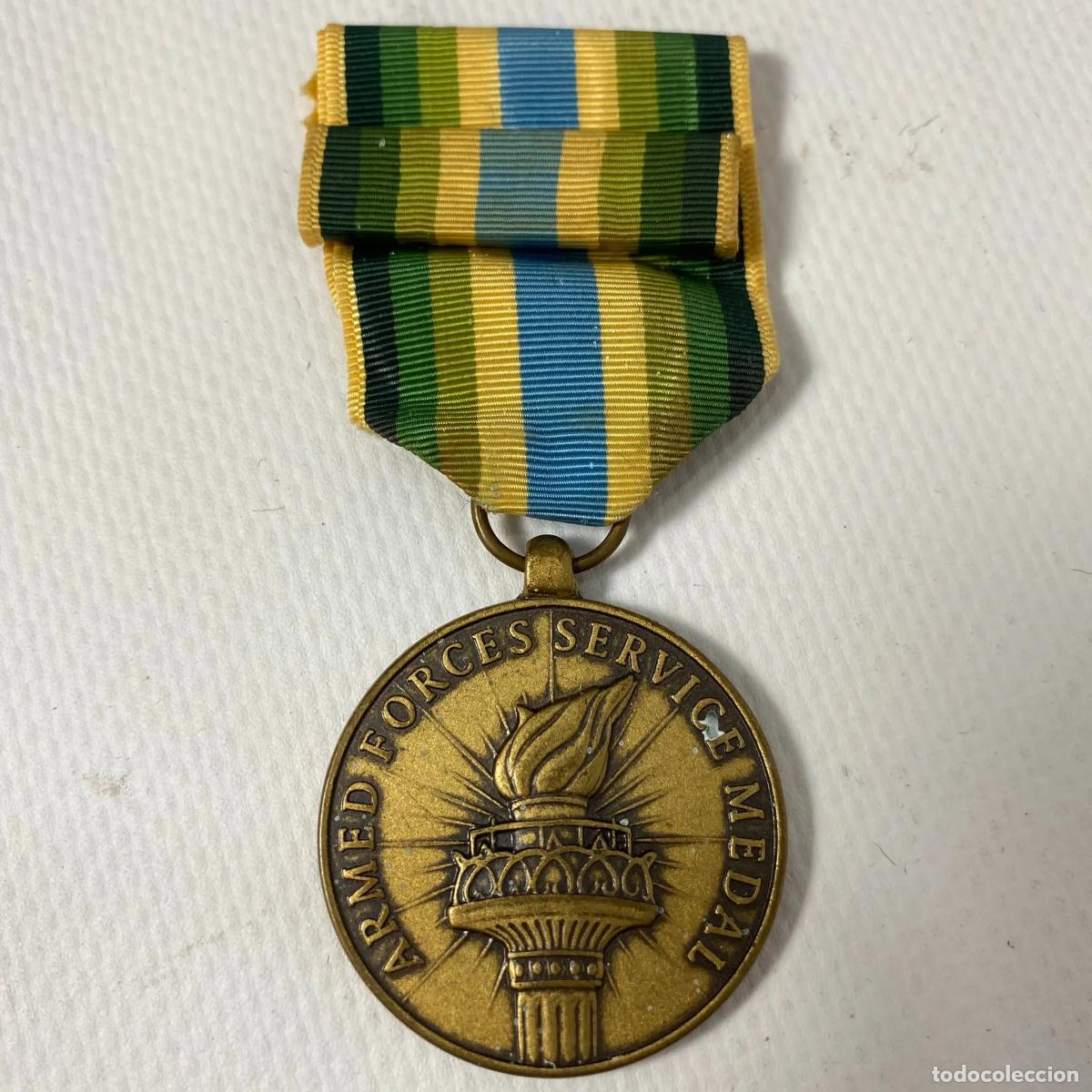 Militaria: Medalla de las fuerzas armadas.