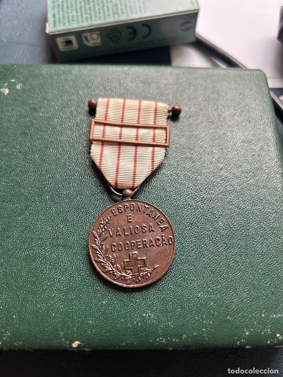 Militaria: Medalla Cruz Roja Portugal antigua
