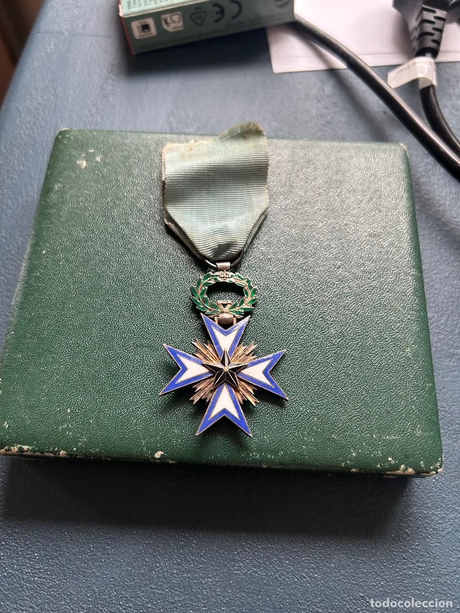 Militaria: Medalla orden de la estrella negra francesa antigua