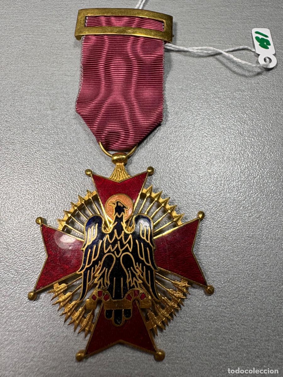 Militaria: Medalla Orden de Cisneros