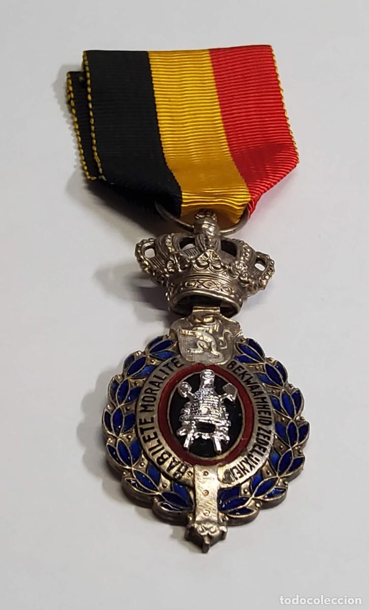 Militaria: MEDALLA AL MERITO LABORAL DE 2&ordf; CLASE DE BELGICA.