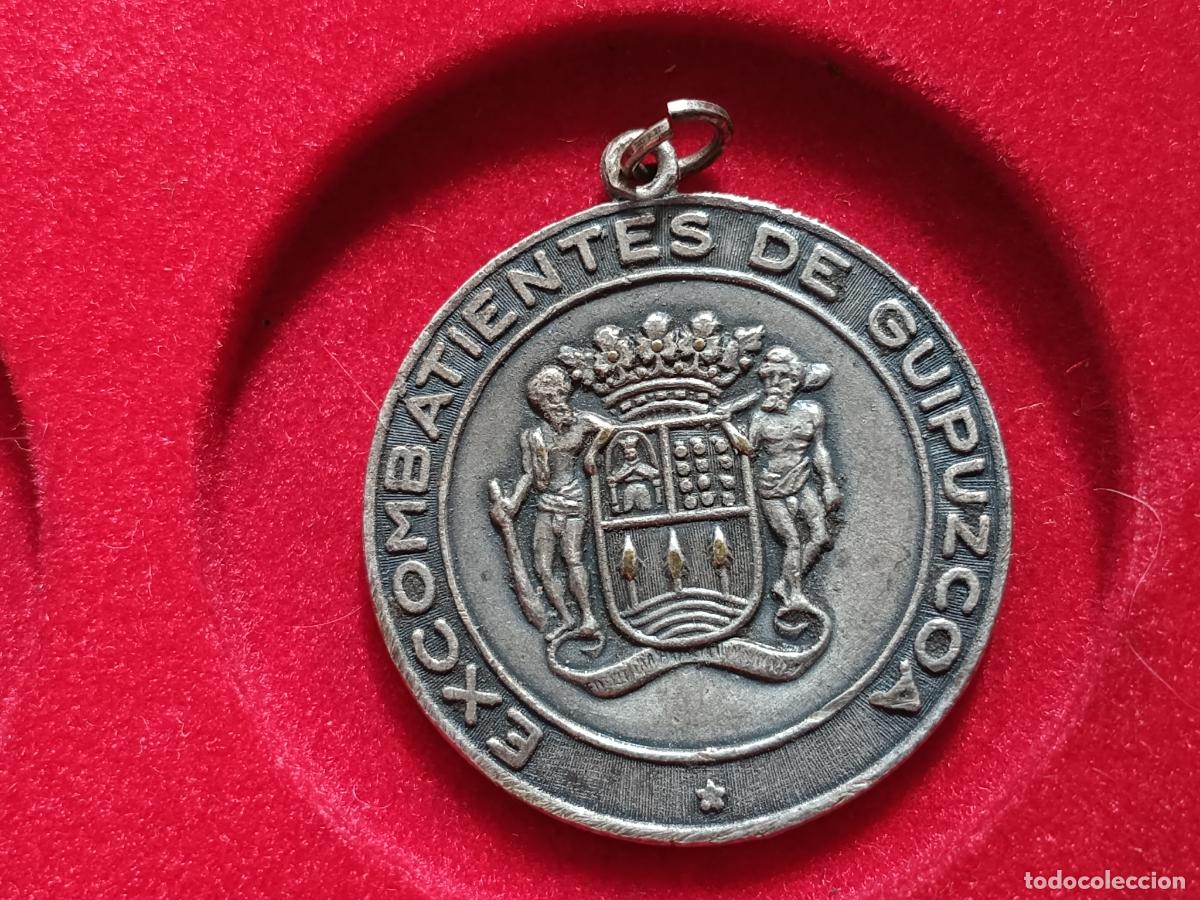 Militaria: Medalla excombatientes de Guip&uacute;zcoa 1961