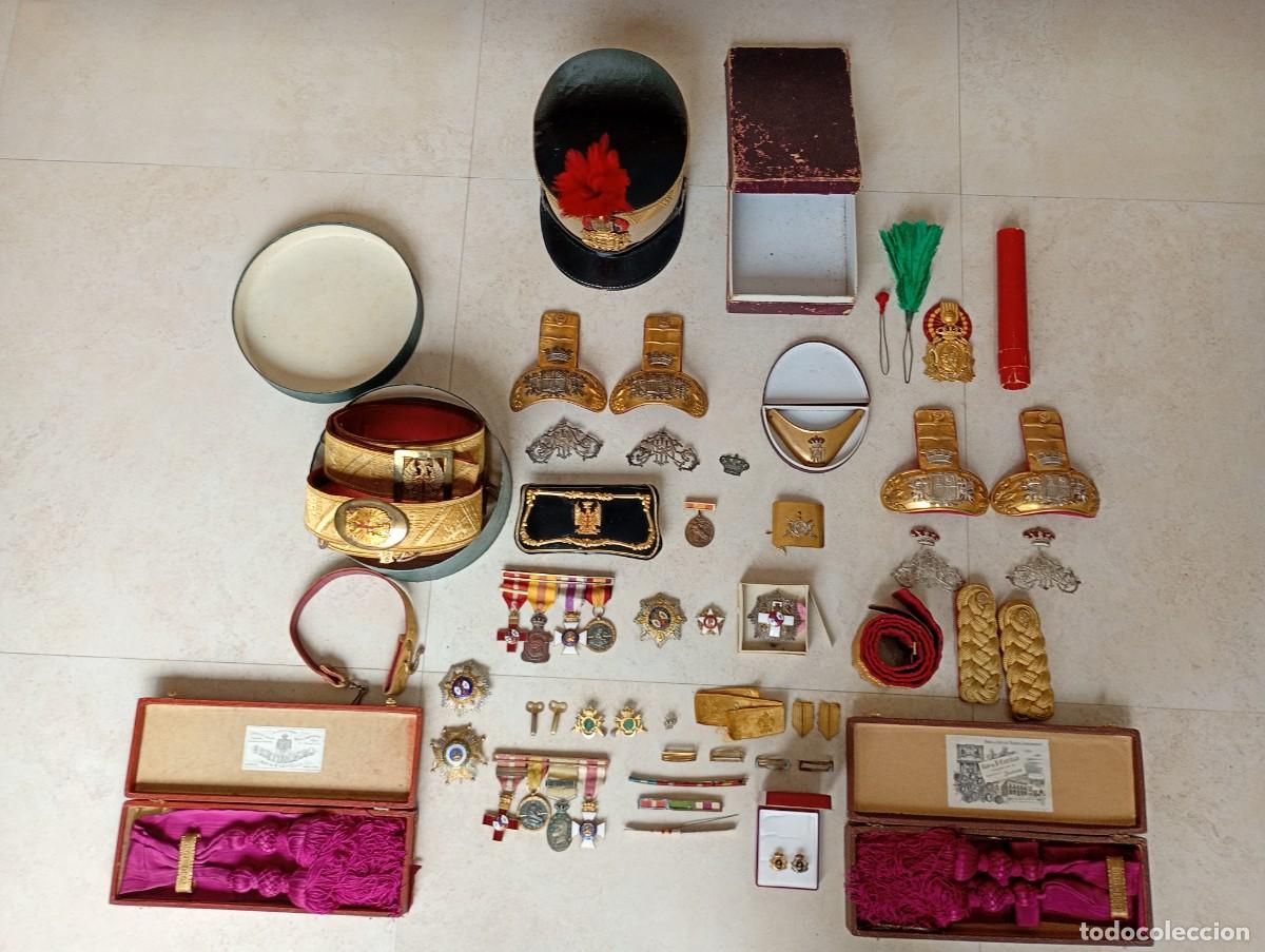 Militaria: Lote de objetos militares antiguos, todo lo de las fotos.