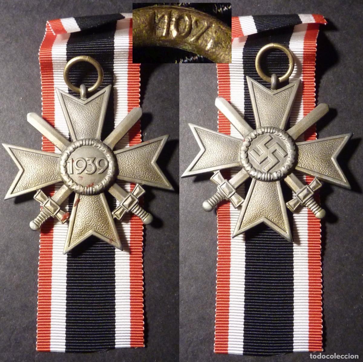 Militaria: Cruz al M&eacute;rito de Guerra de 2&ordf; Clase con Espadas KVK, firmado 107