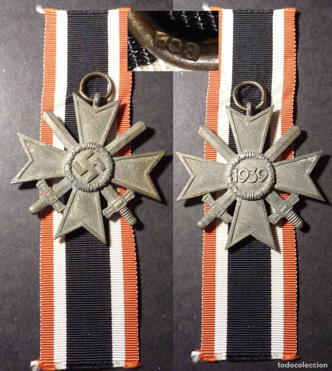 Militaria: Cruz al M&eacute;rito de Guerra de 2&ordf; Clase con Espadas KVK, firmado 108