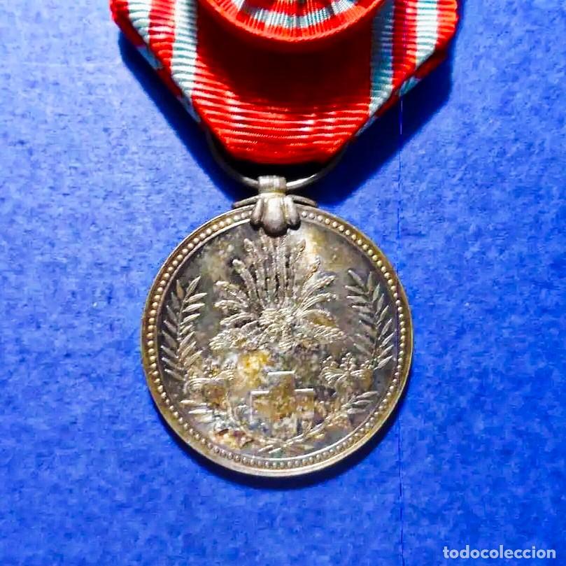 Militaria: MEDALLA MILITAR DE LA CRUZ ROJA JAPONESA. JAPON IMPERIAL.PLATA LEY. A&Ntilde;OS 1941-45