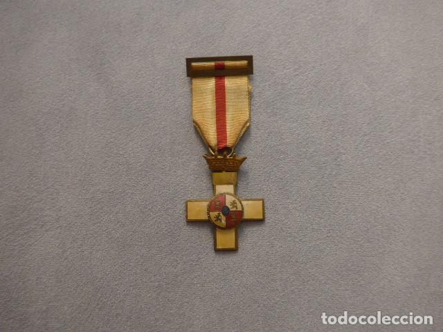 Militaria: Antigua medalla al merito militar blanco franquista, original, epoca de Franco