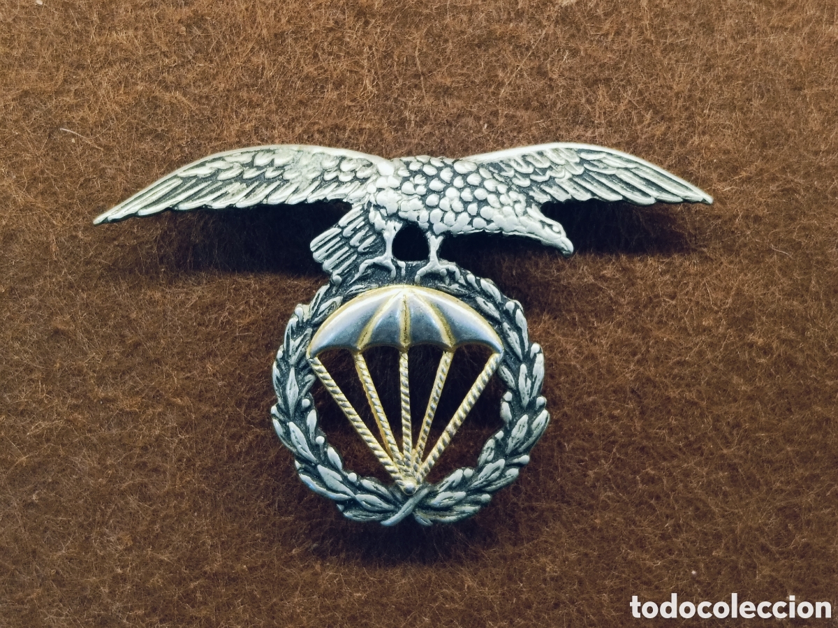 Militaria: VETERANA INSIGNIA DE BOINA BRIGADA PARACAIDISTA.