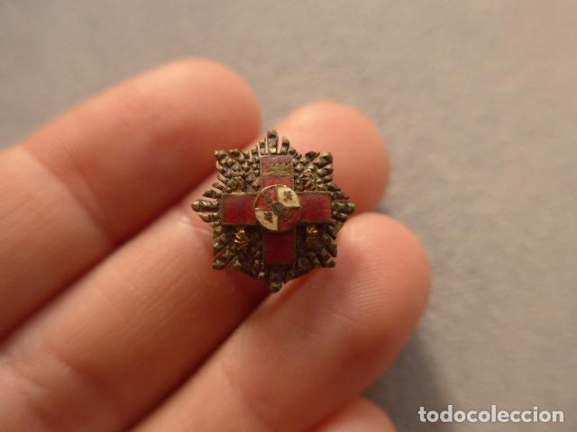 Militaria: Antigua insignia de la medalla en miniatura Orden al merito militar rojo franquista, epoca Franco