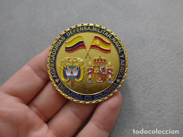 Militaria: Medalla original de Agregaduria militar de Colombia a Espa&ntilde;a, embajador de Espa&ntilde;a, CESEDEN.
