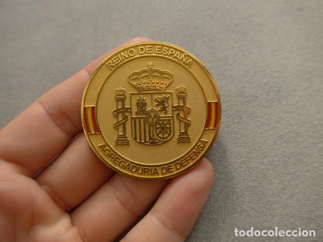 Militaria: Medalla original de Agregaduria de defensa de Espa&ntilde;a, embajada espa&ntilde;ola, CESEDEN.