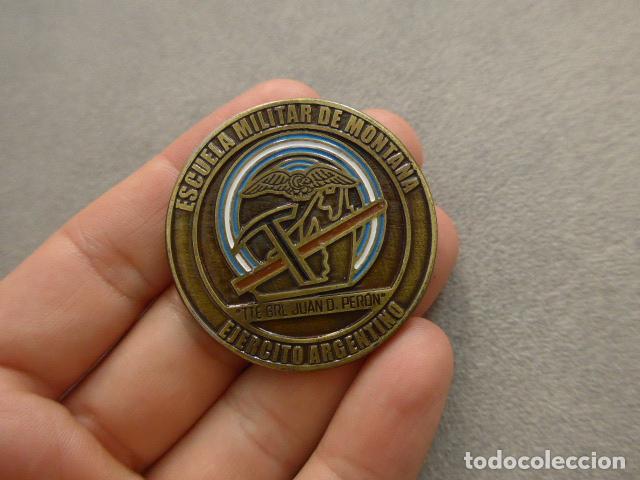 Militaria: Medalla original de la Escuela militar de monta&ntilde;a de Argentina, CESEDEN.