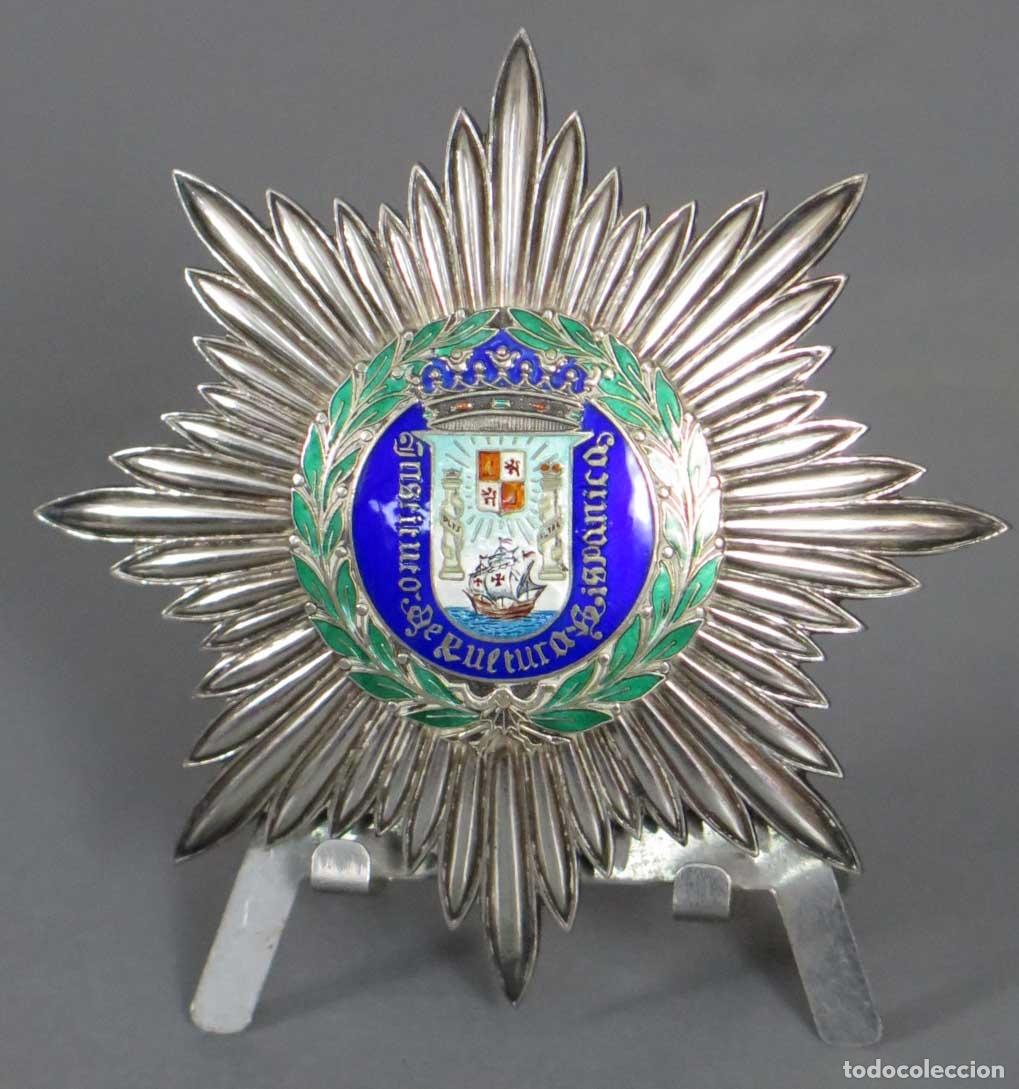 Militaria: PLACA. INSTITUTO DE CULTURA DE HISPANICA. PLATA Y ESMALTE