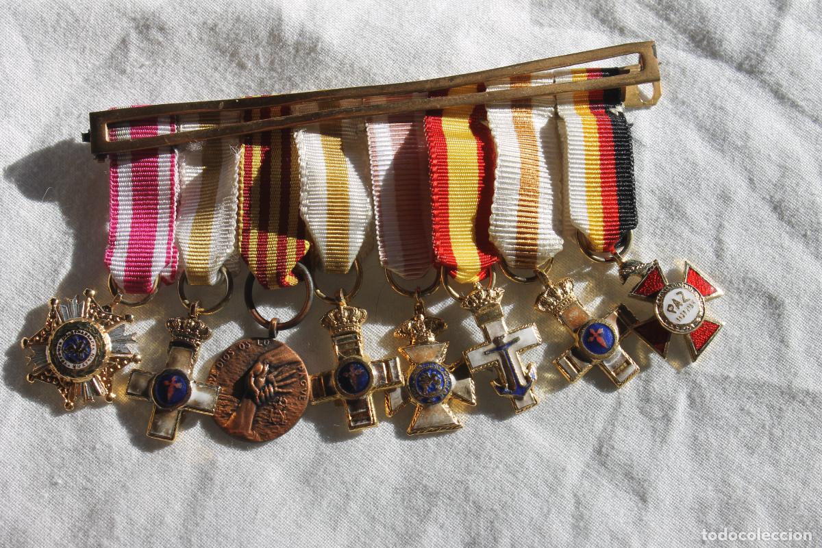 Militaria: PASADOR CON 8 MEDALLAS MINIATURA