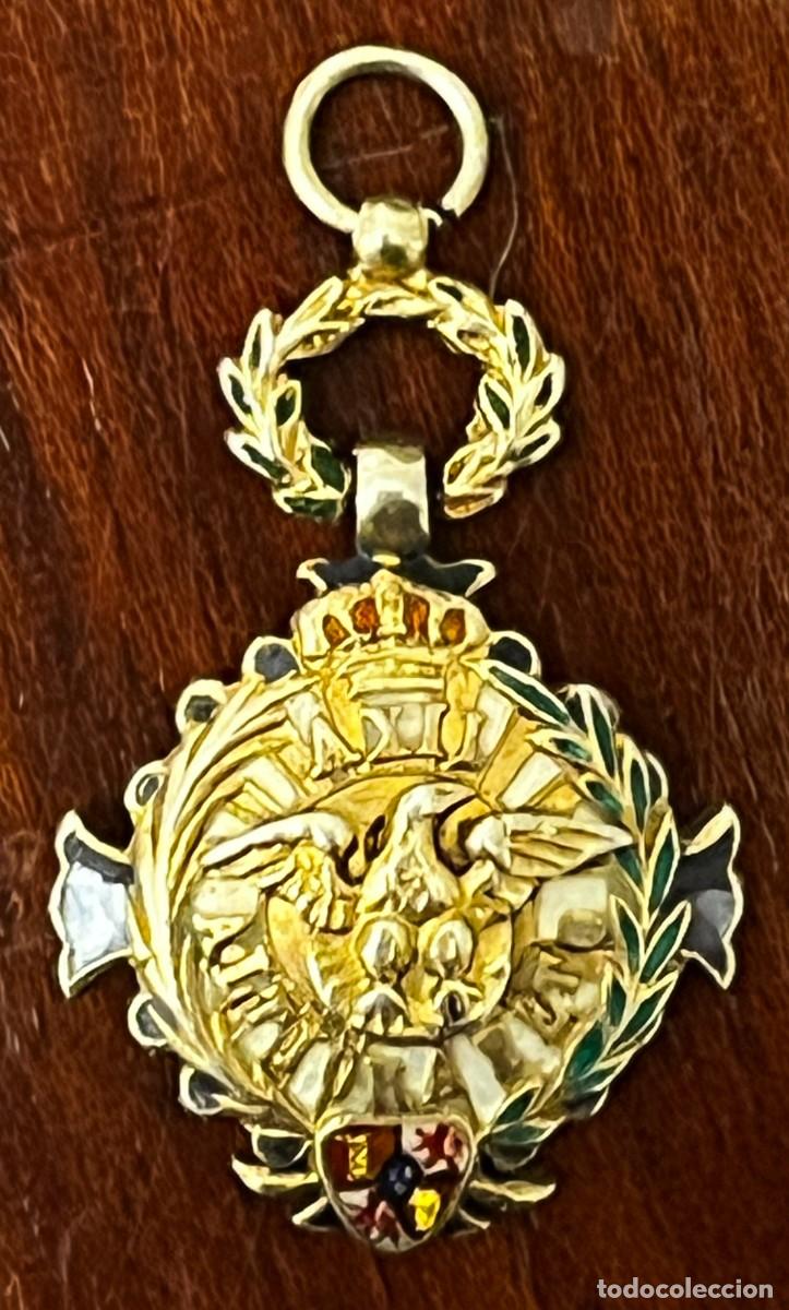 Militaria: Rara Cruz de comendador de la orden civil de ALFONSO XII, miniatura en plata, creada en mayo de 1902