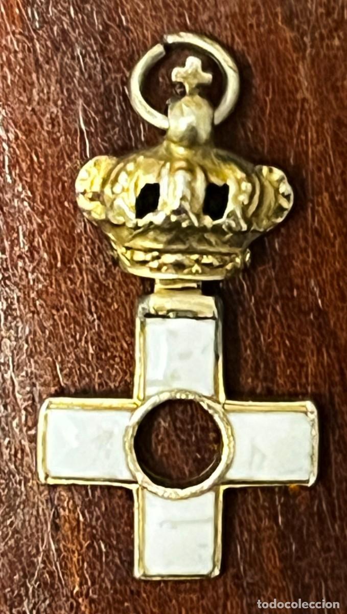 Militaria: Miniatura antigua Cruz de San Hermenegildo en plata esmaltada, incompleta